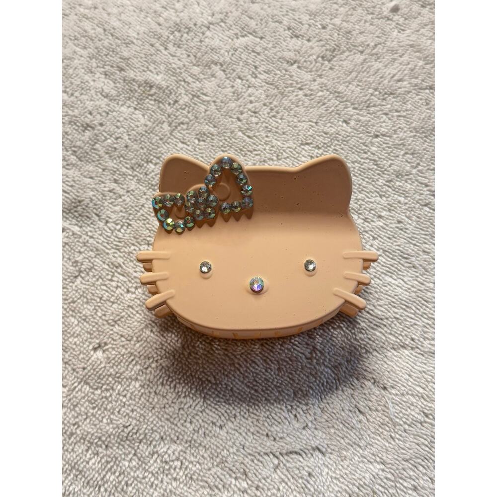 Large hello kitty hair claw clip matte tan with rhinestone accent